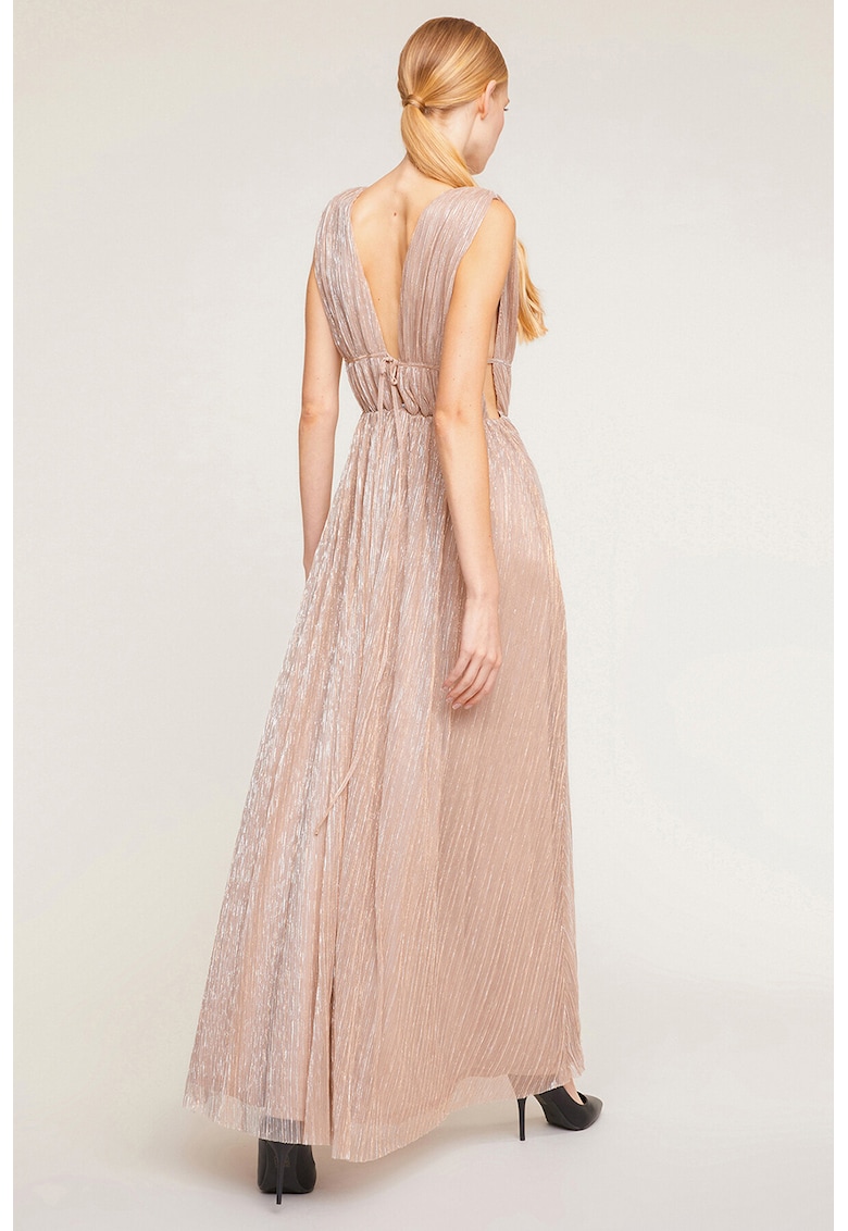 Rochie cu decolteu in v si aspect lucios