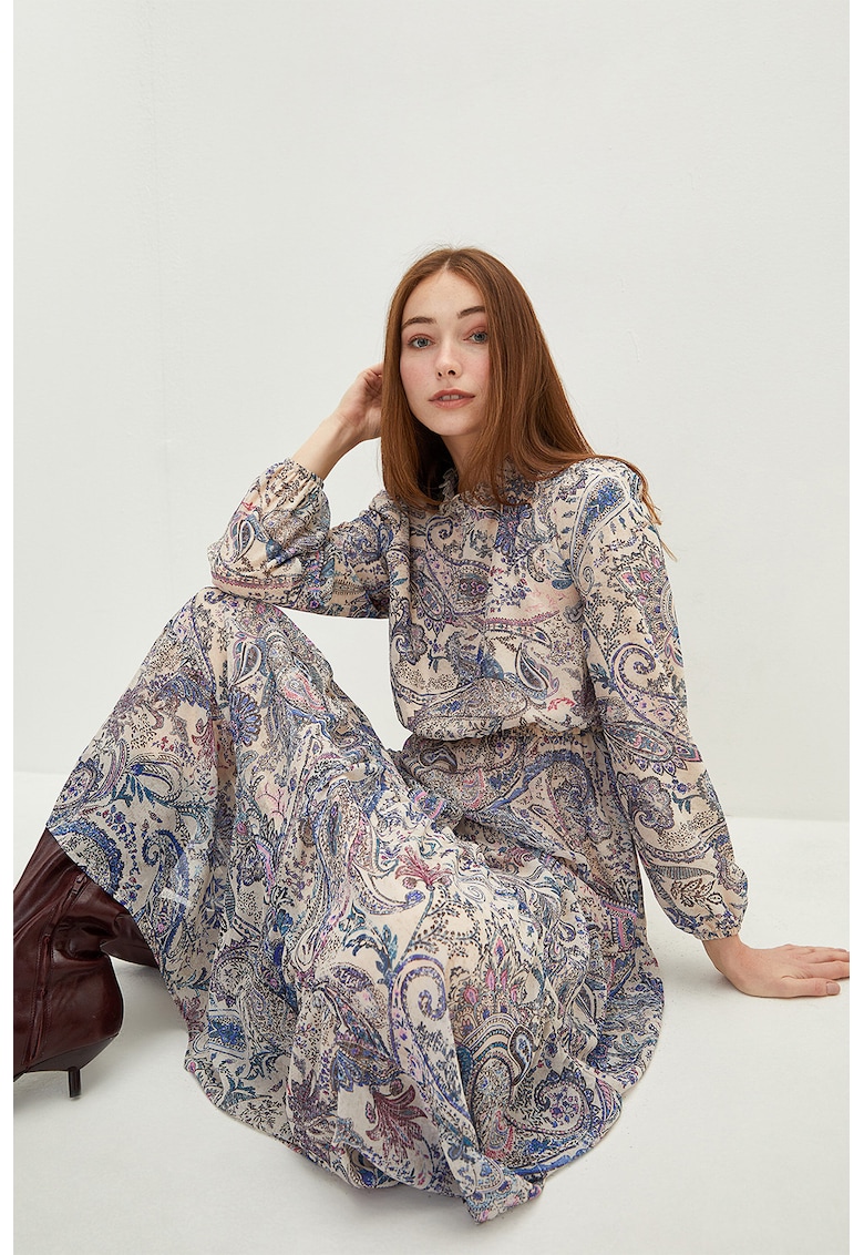 Rochie lunga vaporoasa cu model
