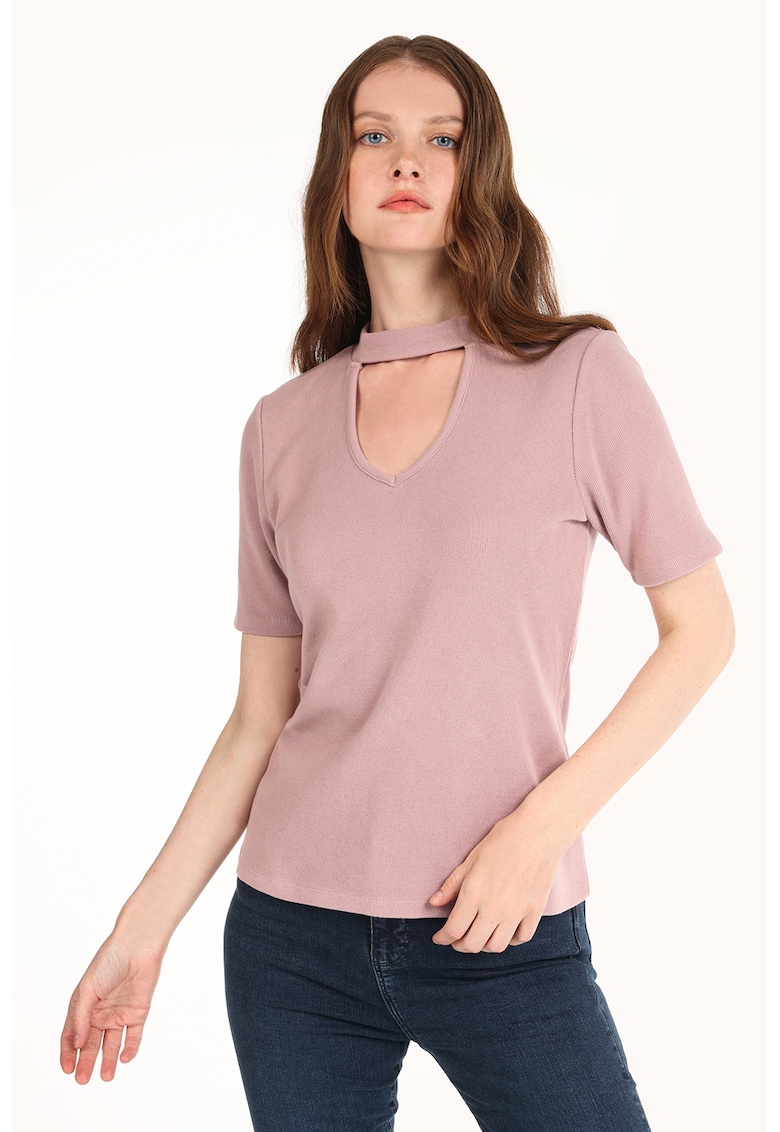 Tricou cu decupaj frontal