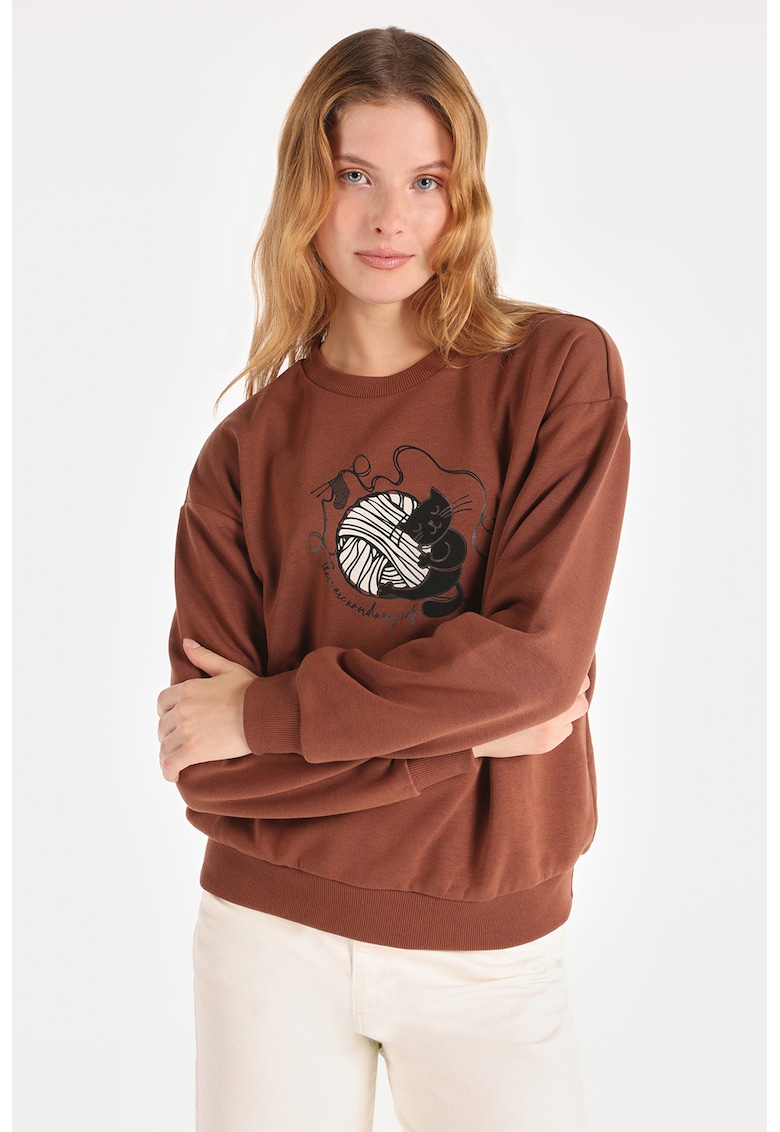 Bluza sport cu decolteu la baza gatului si imprimeu