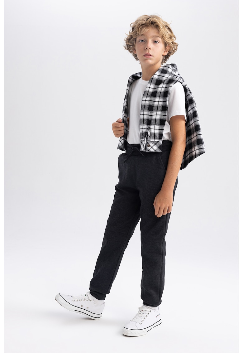 Pantaloni sport cu snur