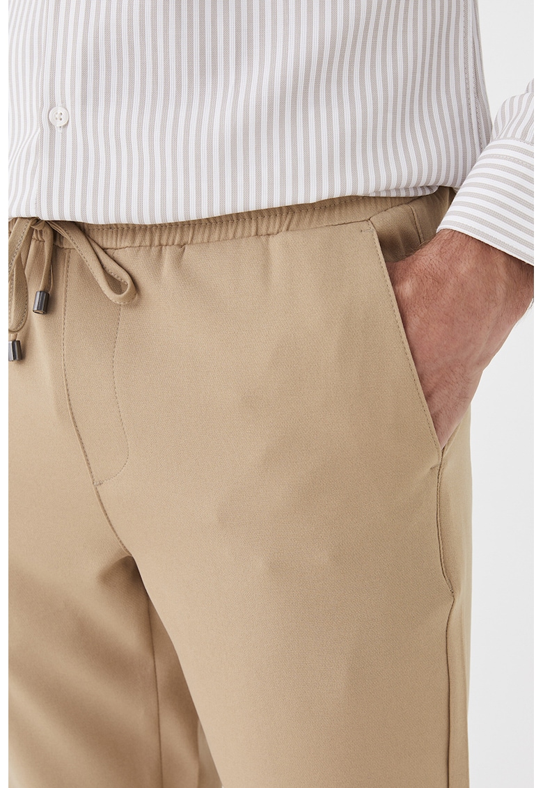 Pantaloni crop jogger cu snur de ajustare