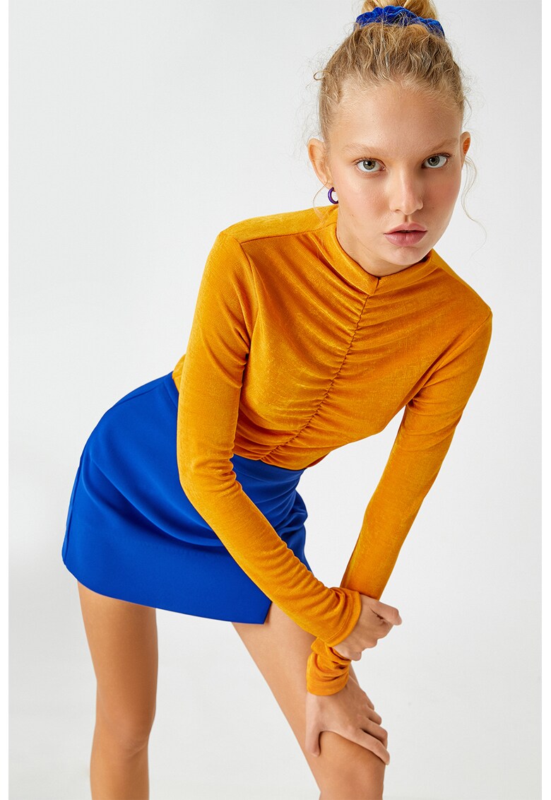 Bluza cu maneci lungi si pliuri