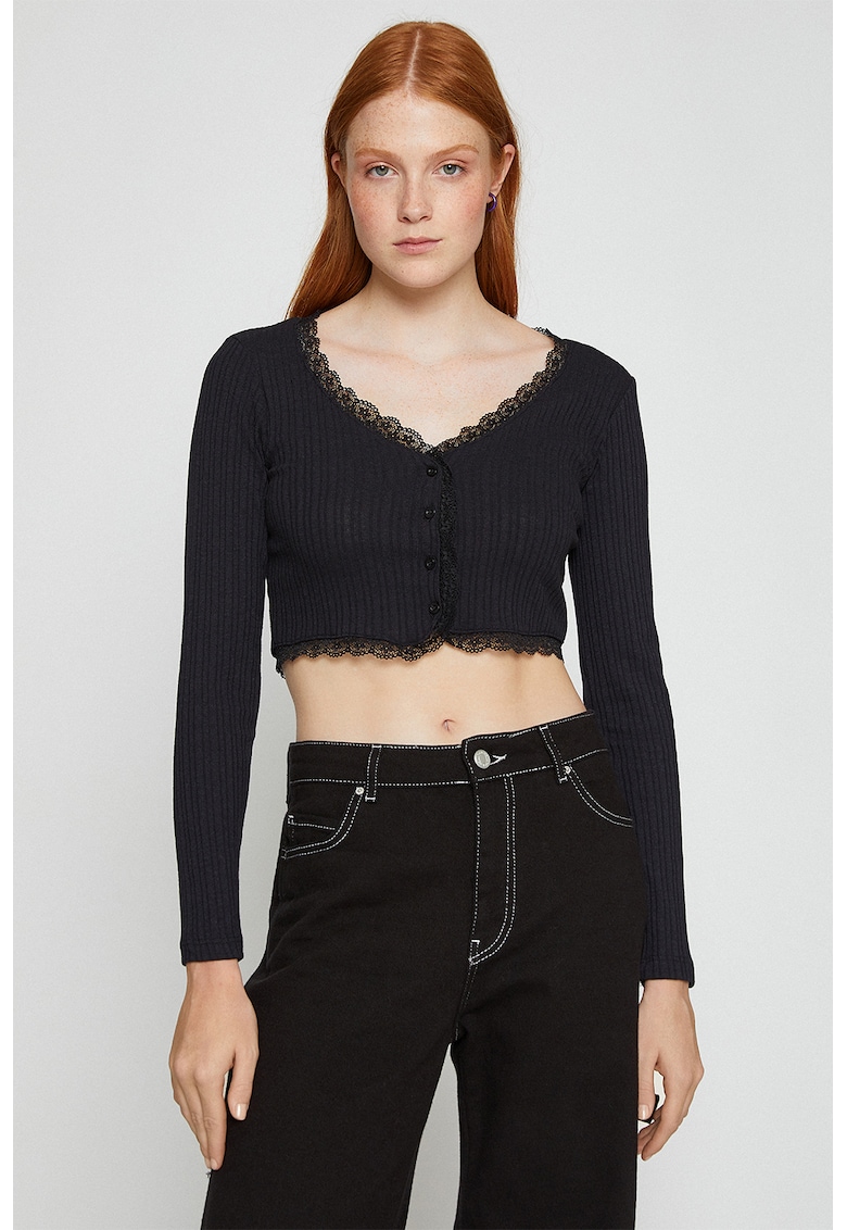 Bluza crop cu garnituri de dantela