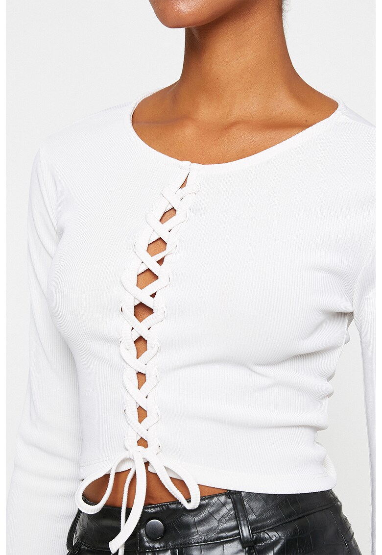 Bluza crop cu snuri incrucisat