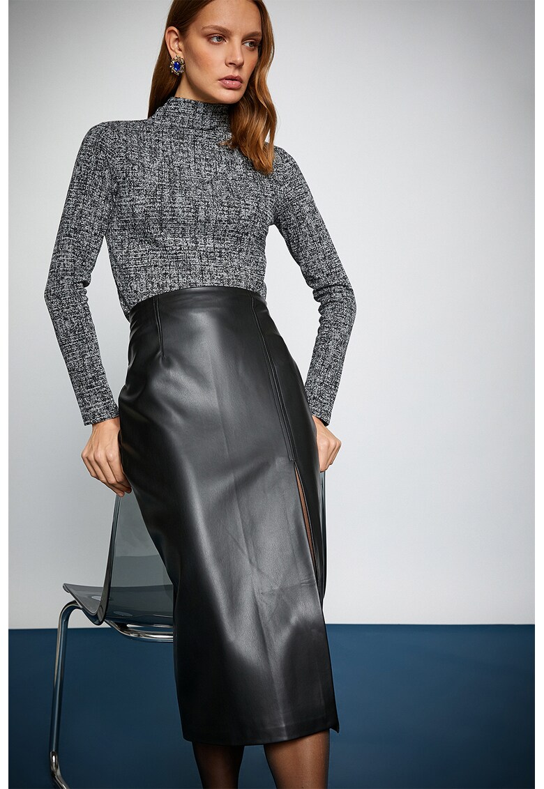 Bluza slim fit cu guler inalt si detalii stralucitoare