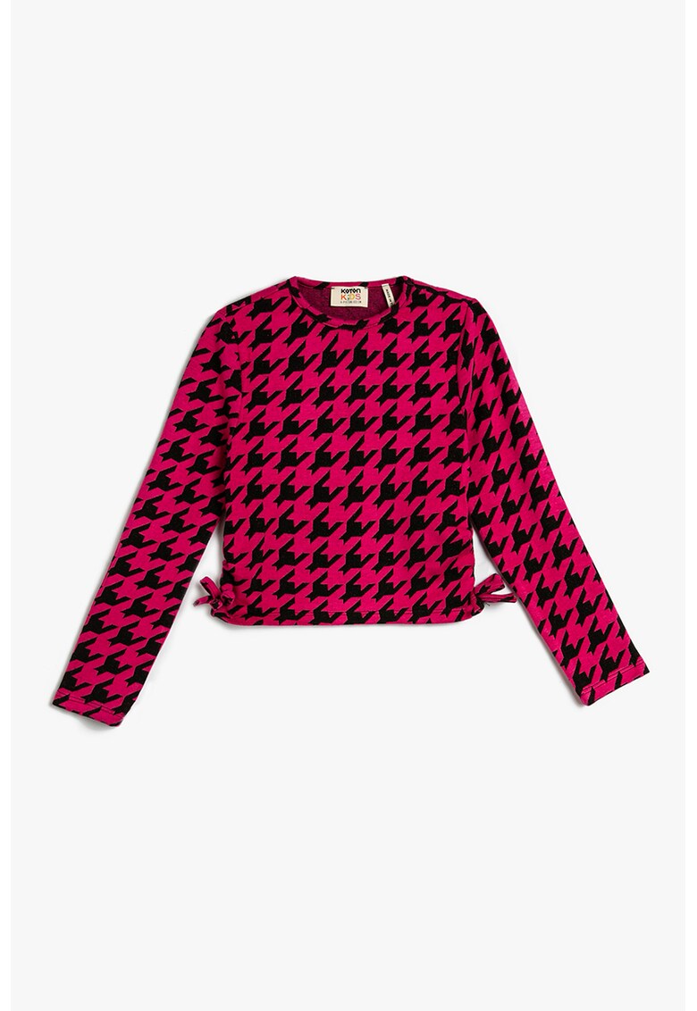 Bluza cu model si decolteu la baza gatului
