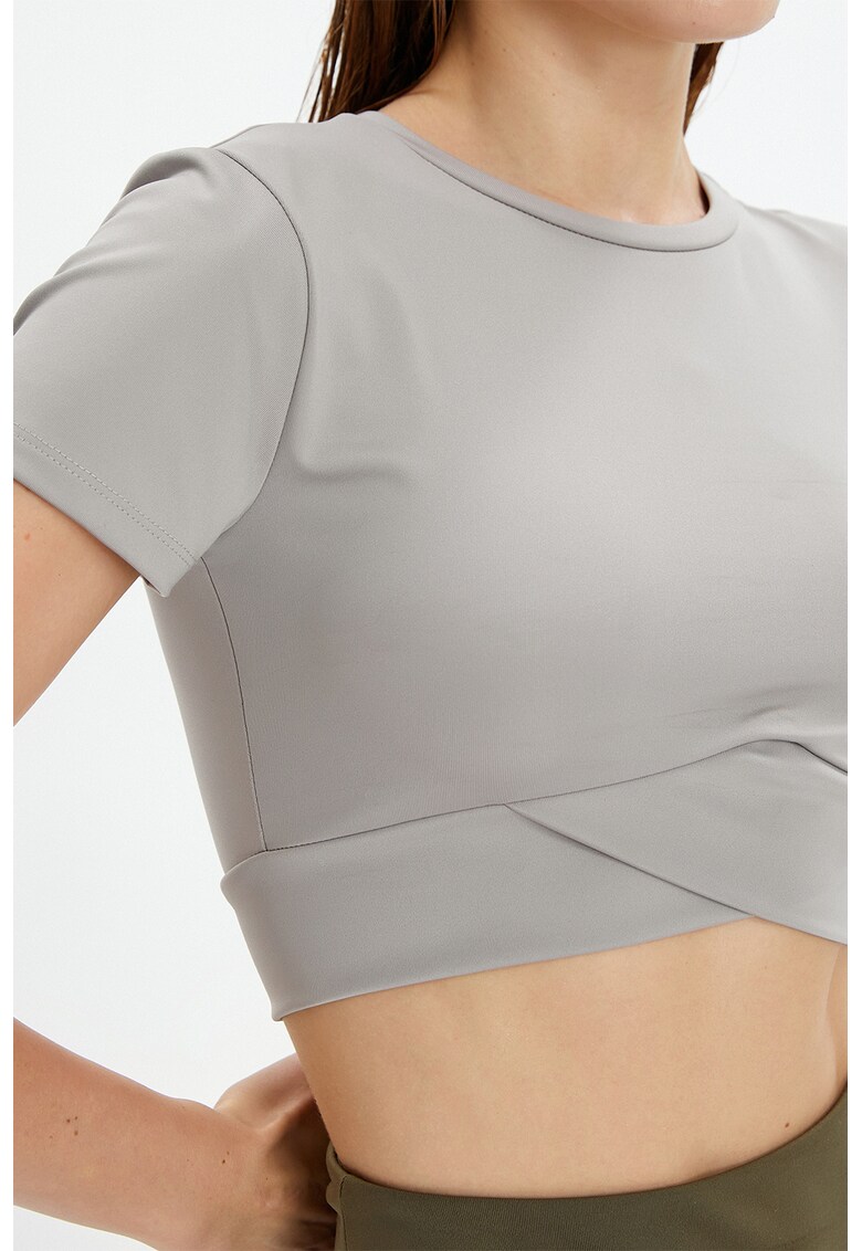Tricou crop slim fit