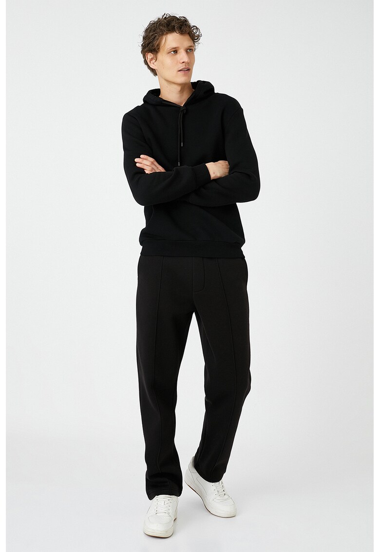 Pantaloni sport cu snur in talie