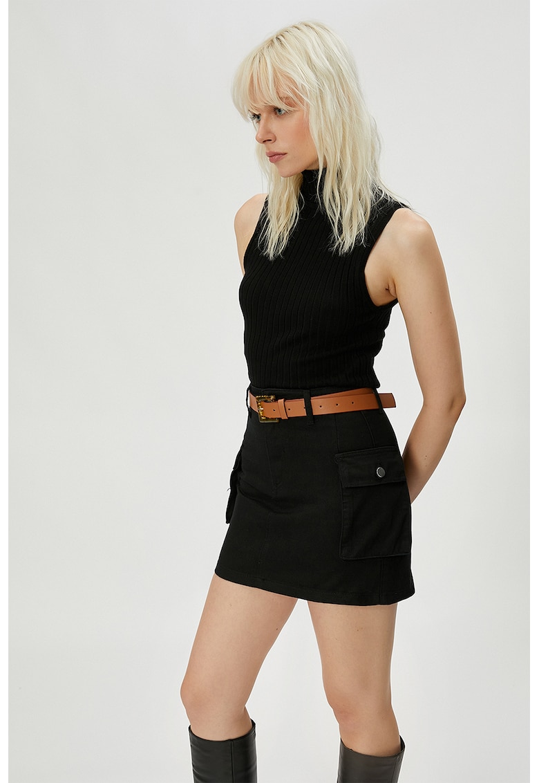 Fusta mini de denim cu buzunare cu clapa