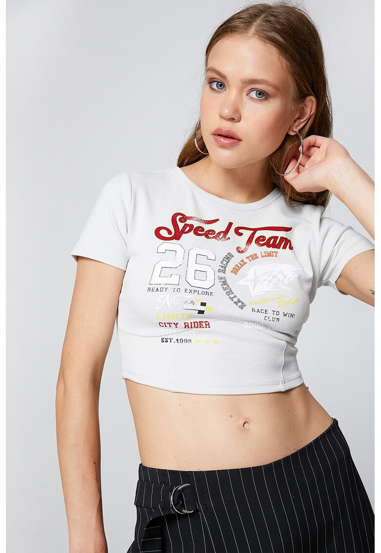 Tricou crop cu imprimeu grafic