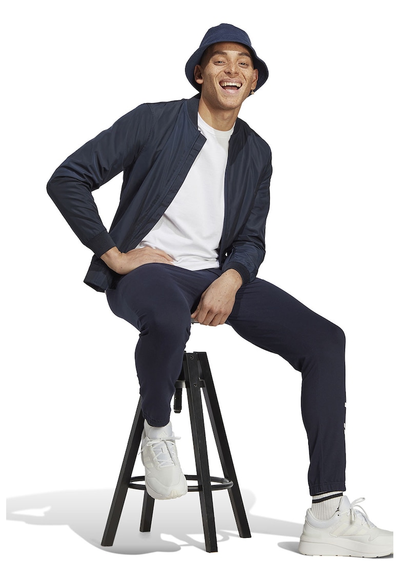 Pantaloni sport cu imprimeu logo si snur de ajustare