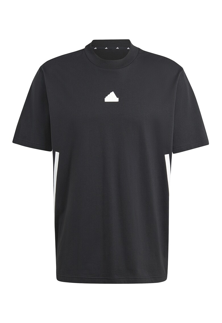 Tricou lejer cu decolteu la baza gatului