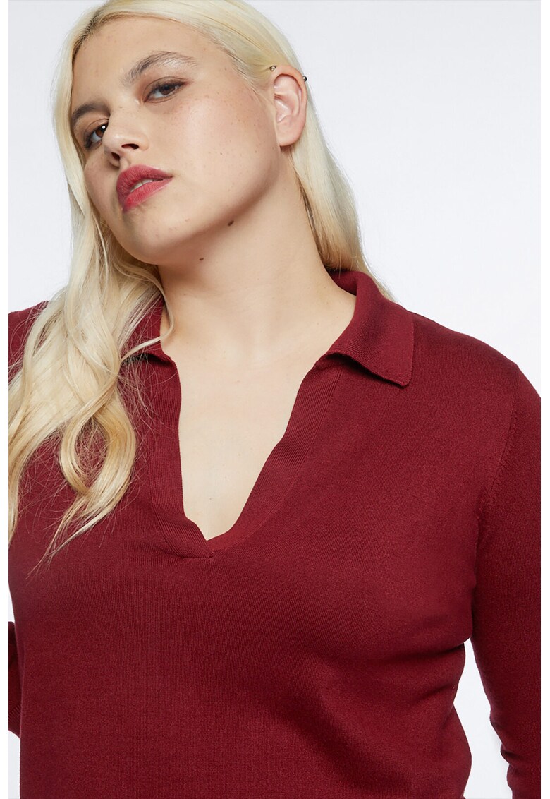 Pulover tricotat fin cu slit lateral