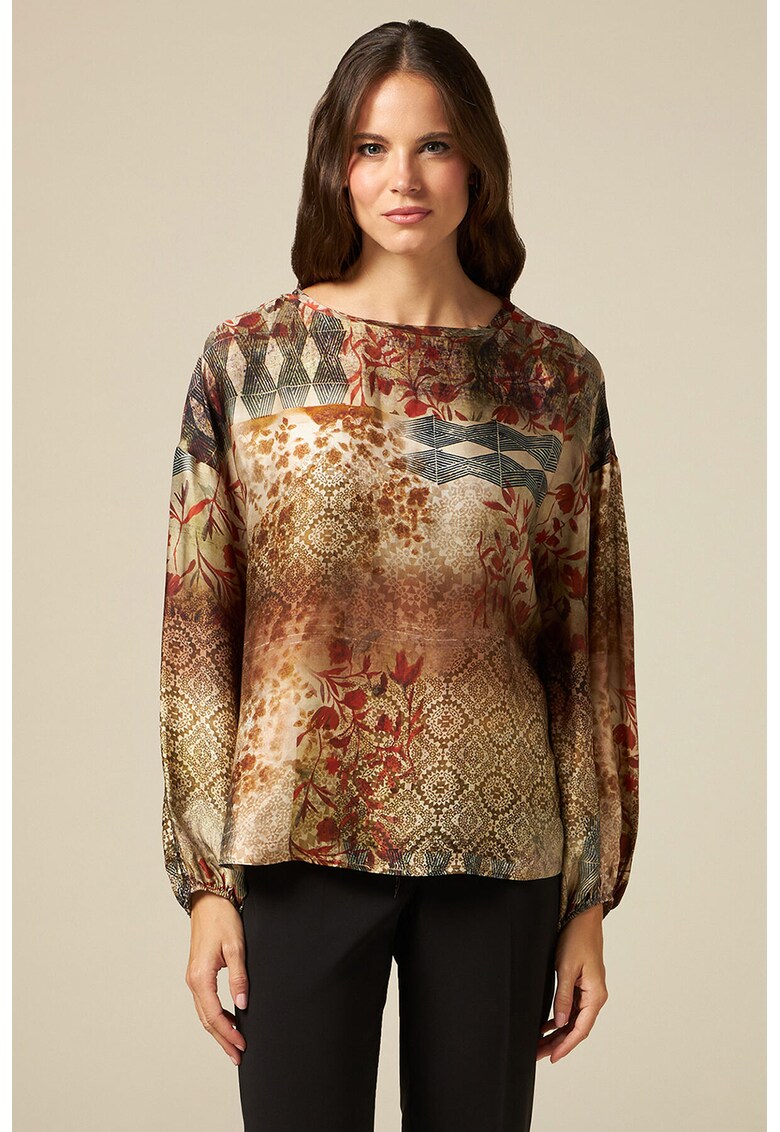 Bluza cu decolteu rotund si model