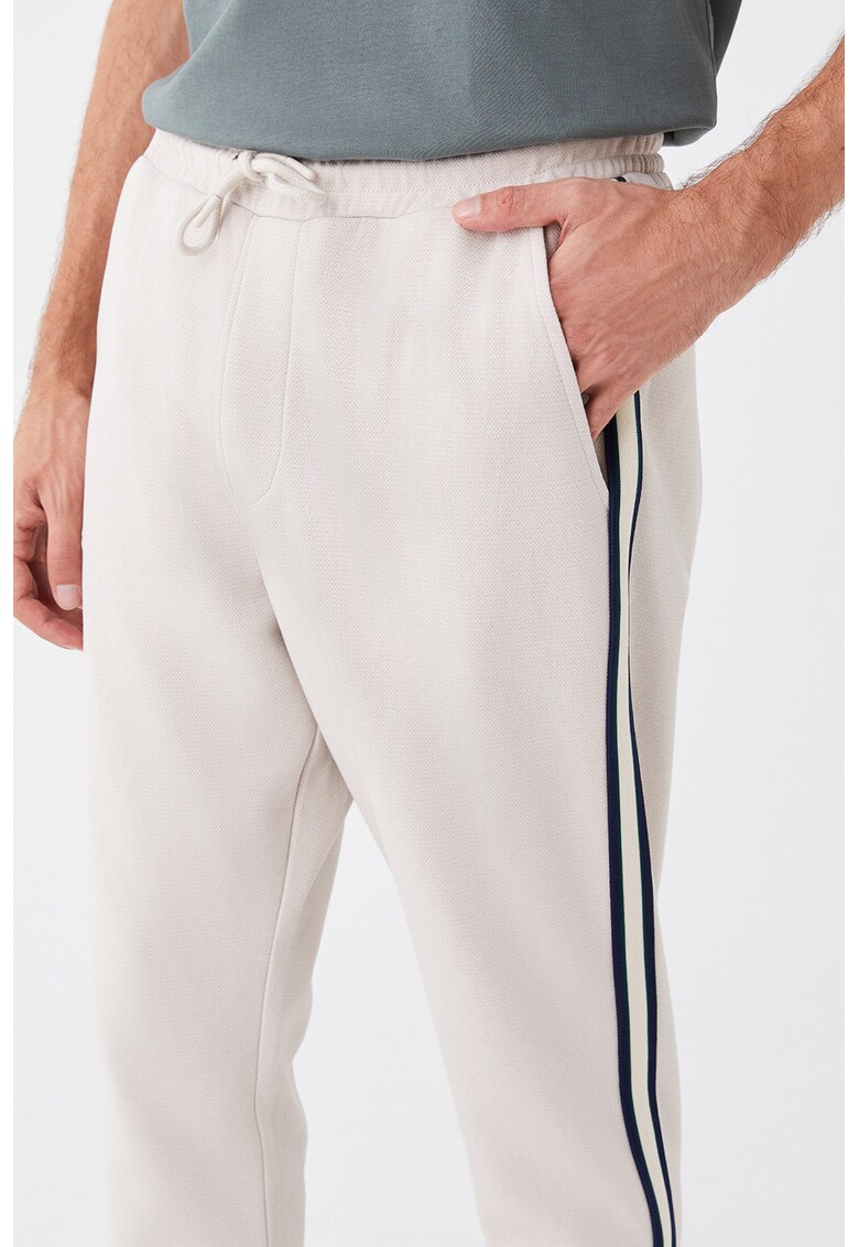 Pantaloni sport slim fit