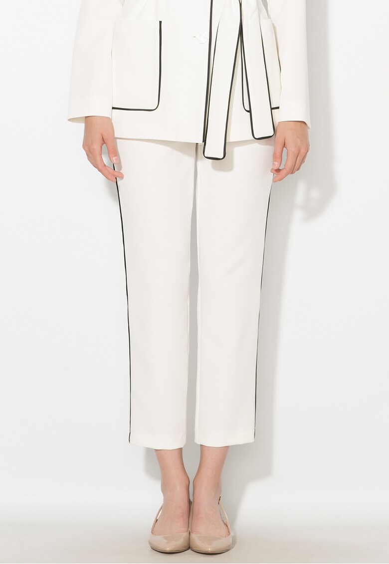 Pantaloni crop albi cu vipusca