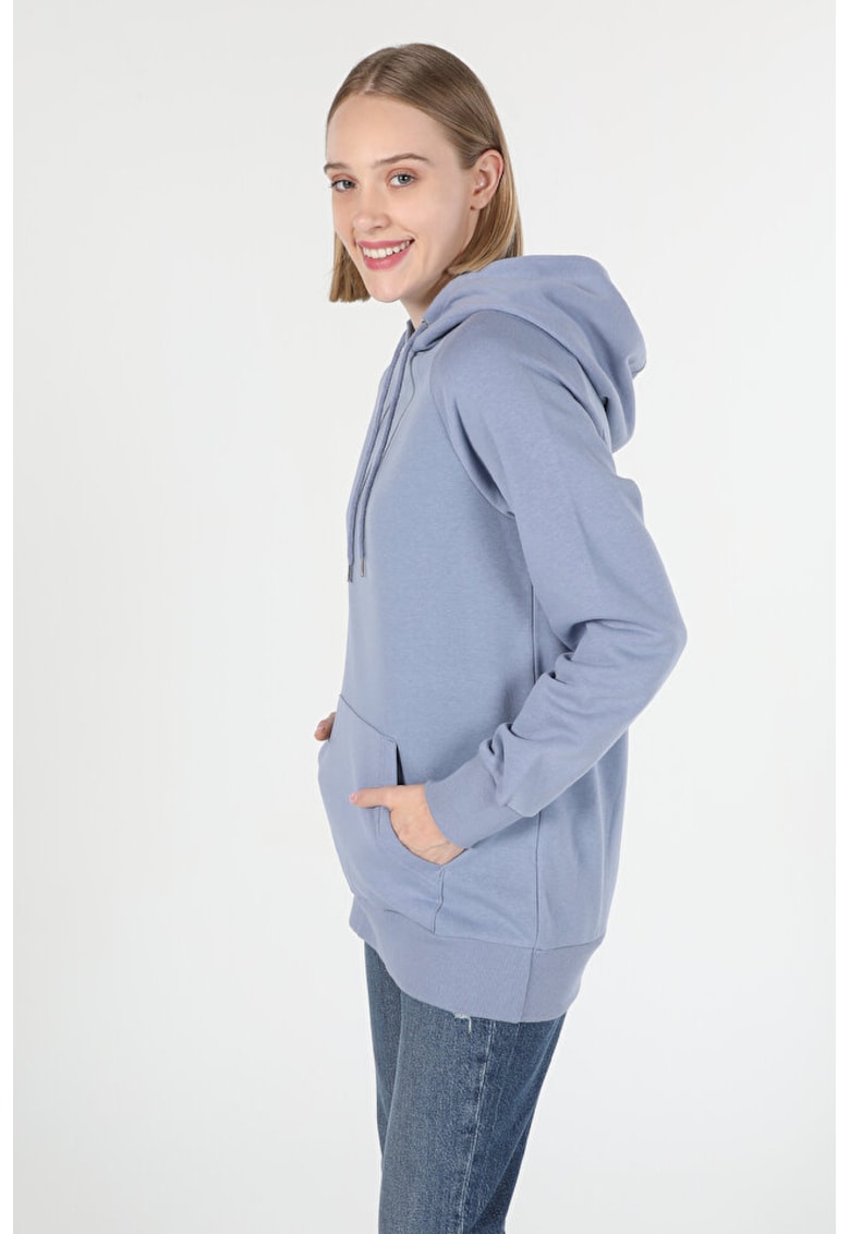 Hanorac cu buzunar kangaroo si maneci raglan
