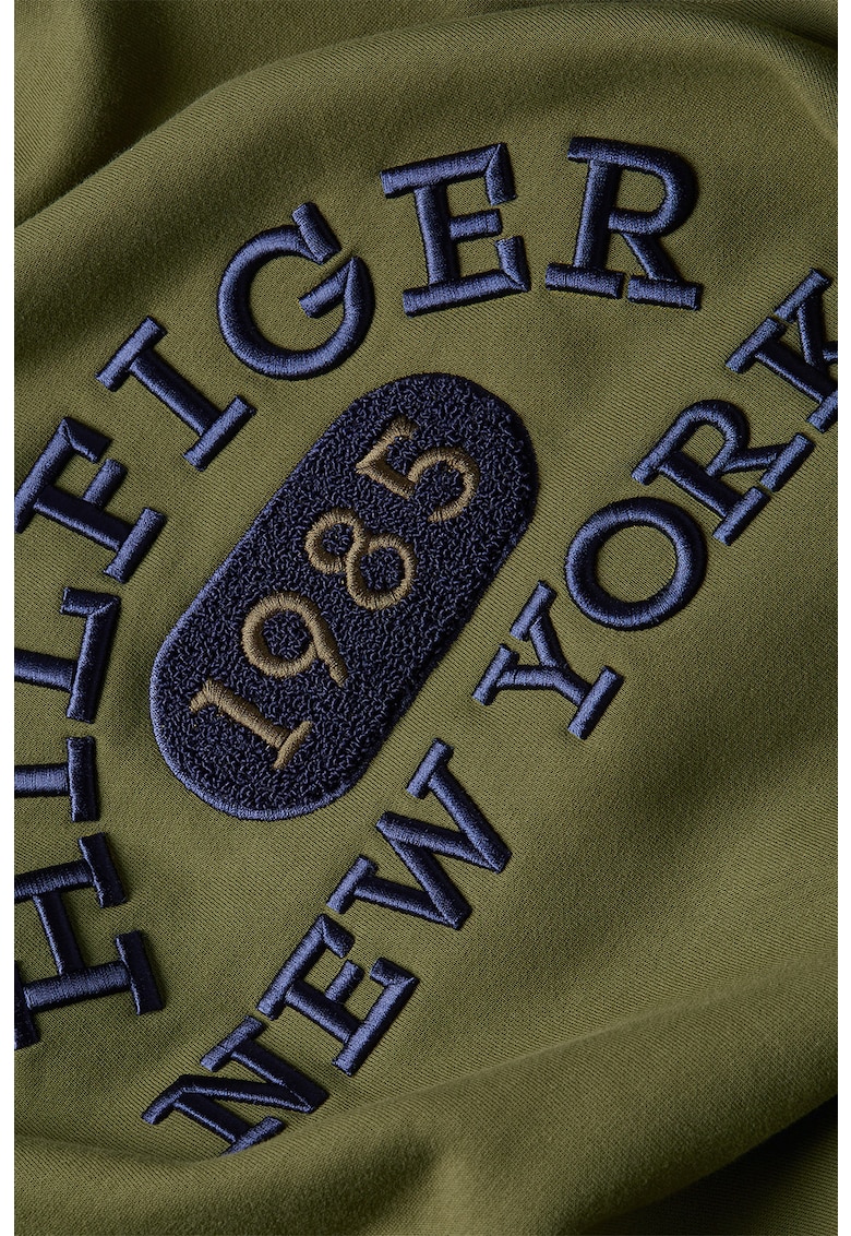 Bluza sport cu decolteu la baza gatului si imprimeu logo