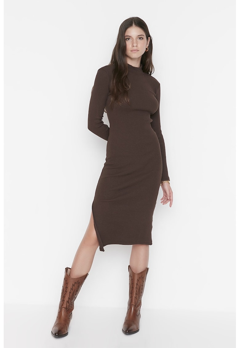 Rochie midi tricotata cu slit lateral