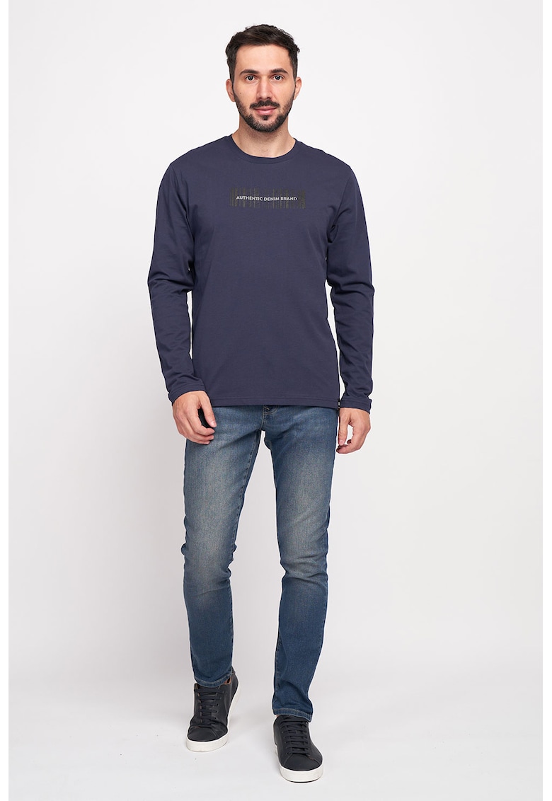 Bluza cu decolteu la baza gatului