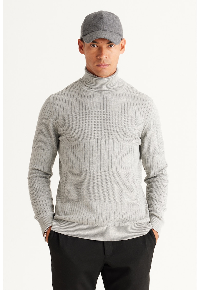 Pulover cu guler inalt