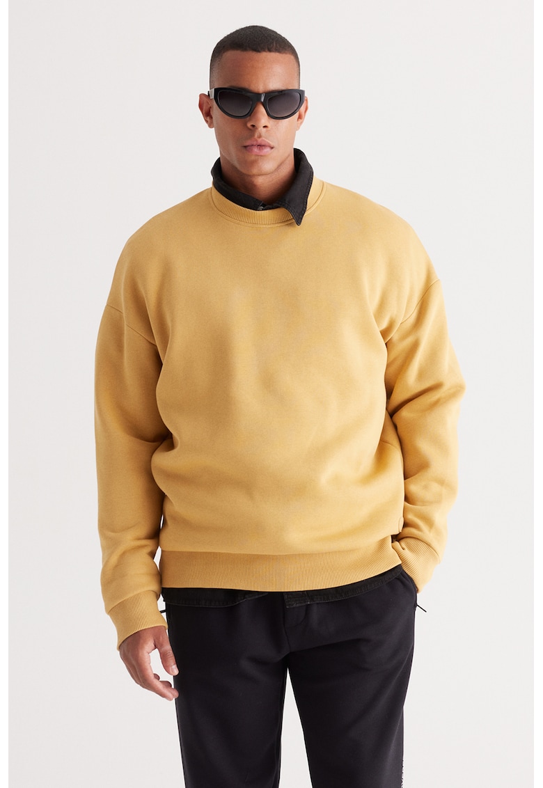 Bluza de trening cu maneci cazute si decolteu la baza gatului