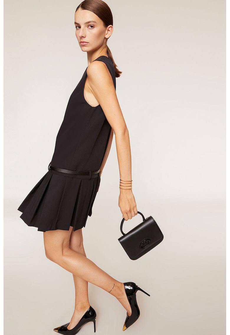 Rochie mini evazata cu o curea