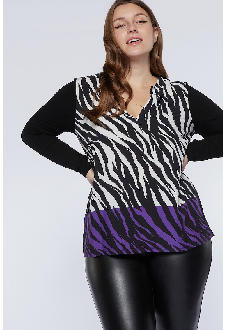 Bluza cu decolteu in V si model animal print