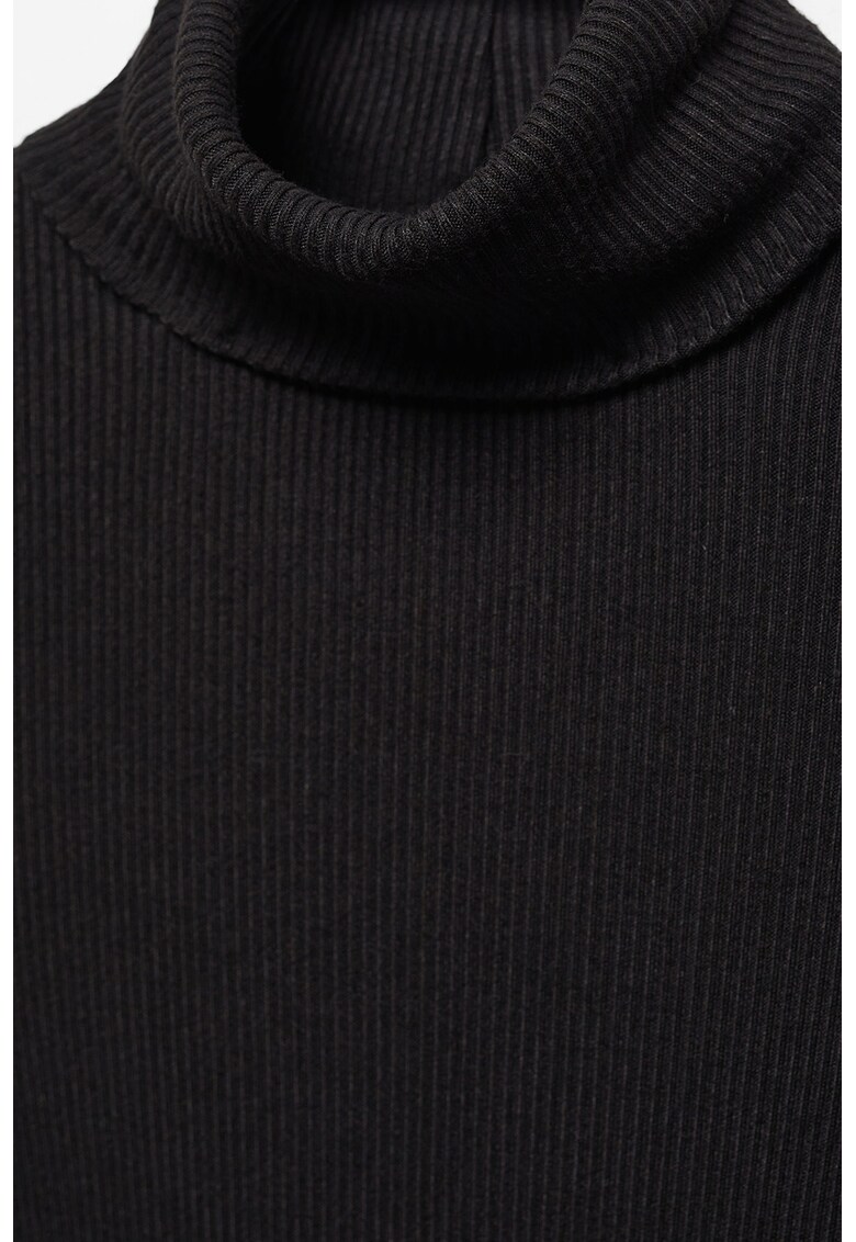 Rochie-pulover cu guler inalt si slit lateral vesti