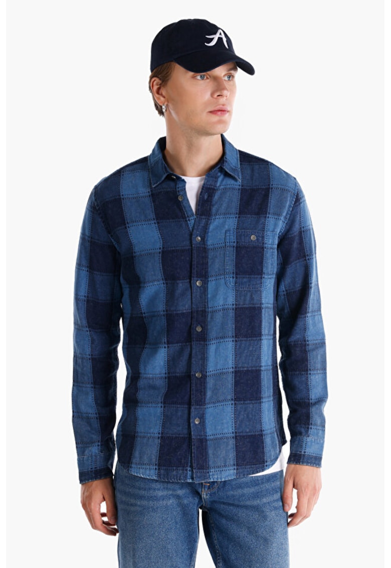 Camasa in carouri cu buzunar aplicat pe piept