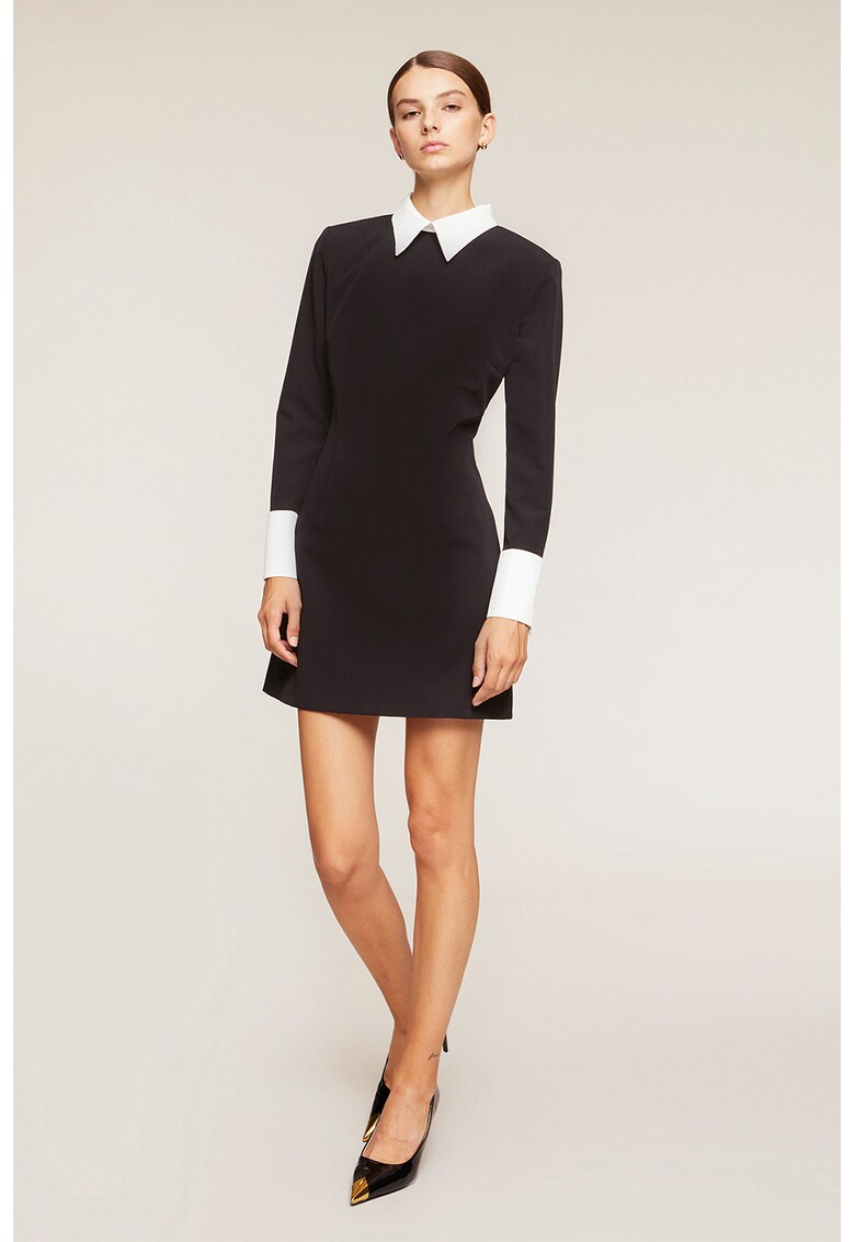 Rochie mini cu detalii contrastante