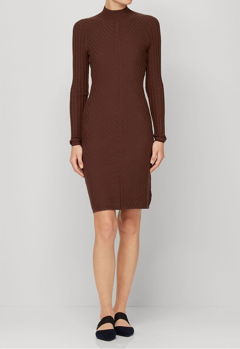Rochie pe gat cu model chevron