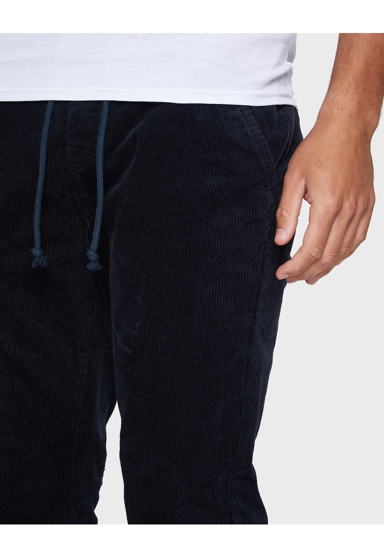 Pantaloni slim fit din reiat roy