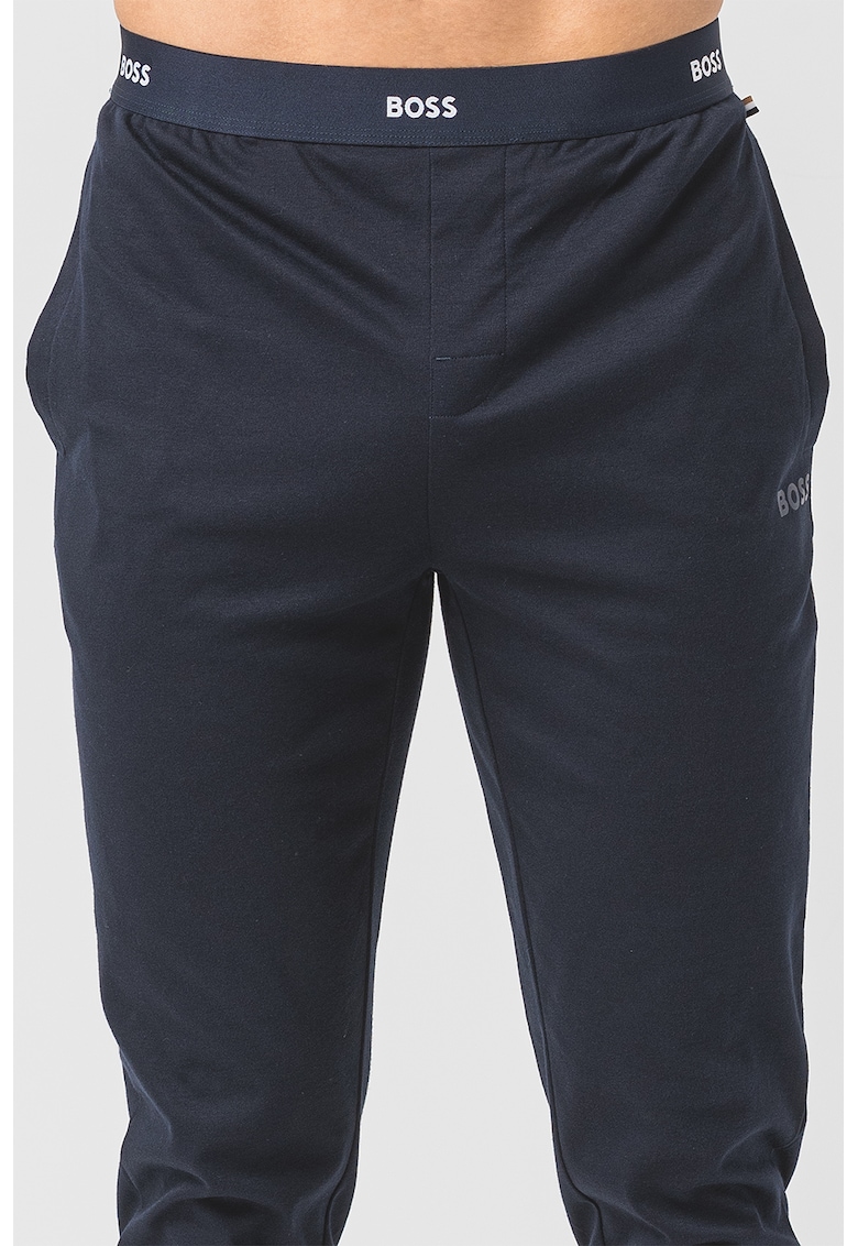 Pijama cu decolteu la baza gatului si pantaloni lungi