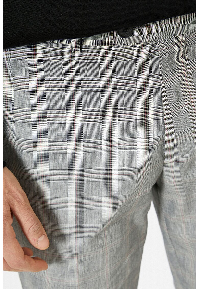 Pantaloni chino cu model