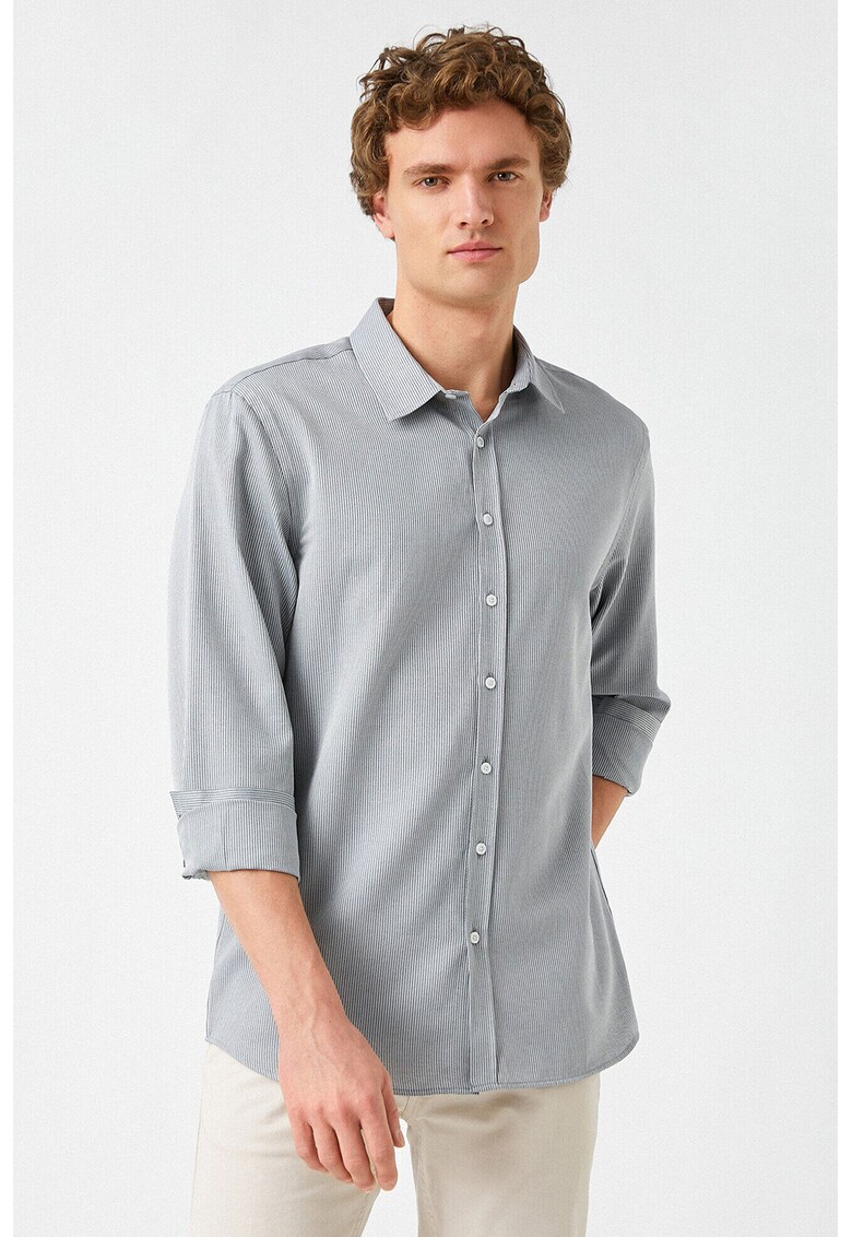 Camasa slim fit cu guler ascutit
