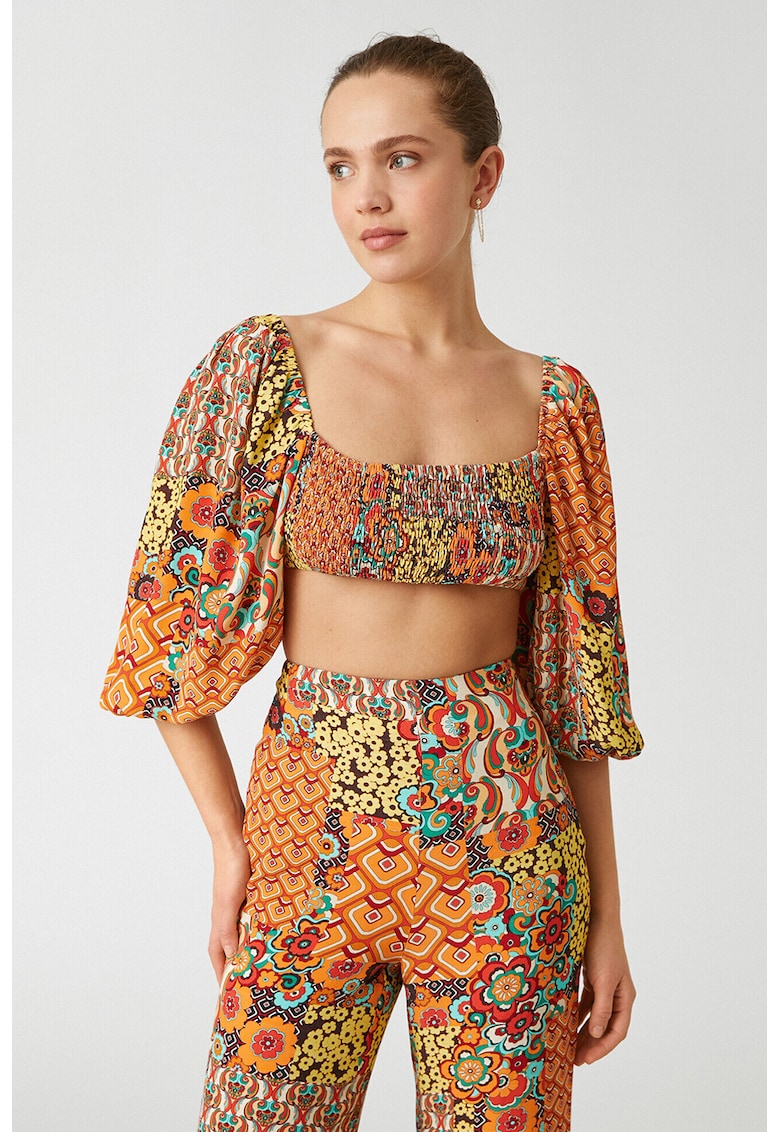 Top crop cu model grafic