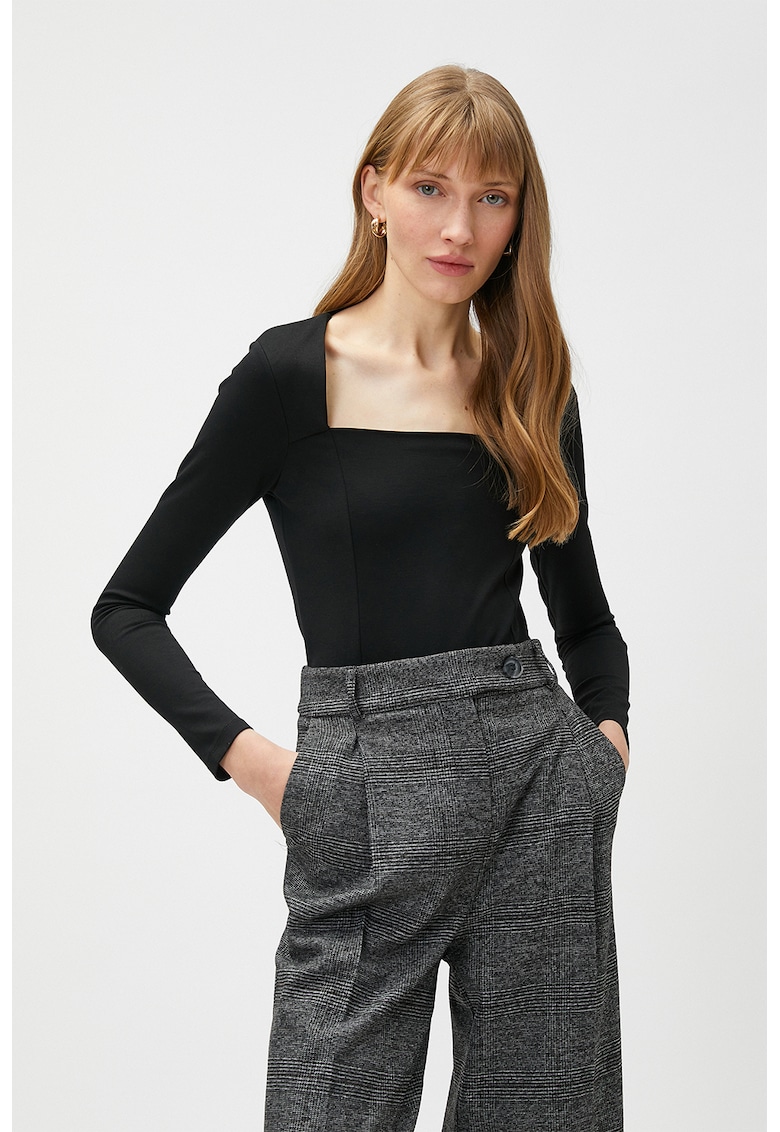 Bluza cu decolteu patrat