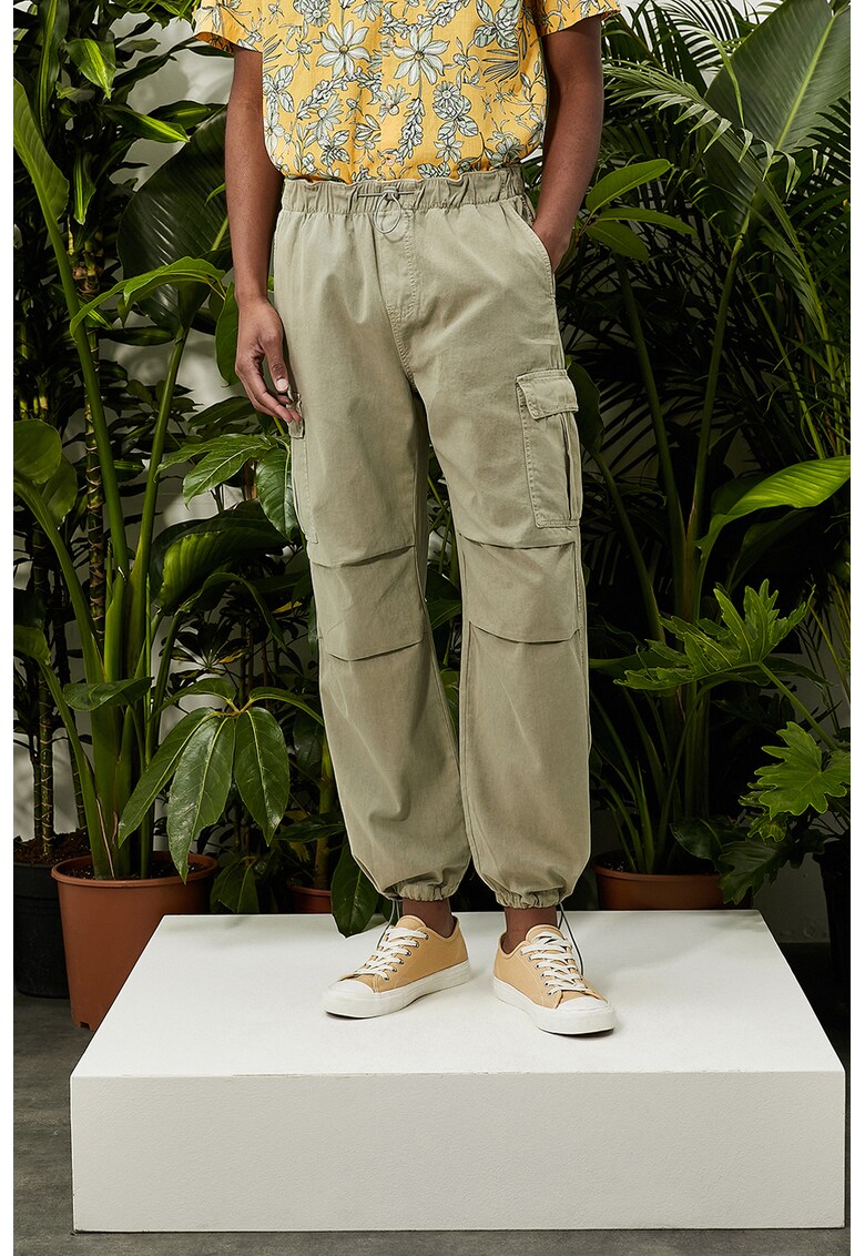 Pantaloni cargo cu snur de ajustare