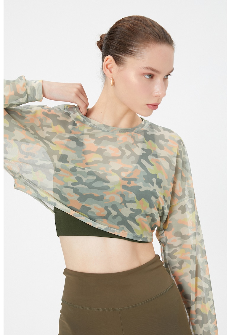 Bluza crop de plasa cu imprimeu camuflaj