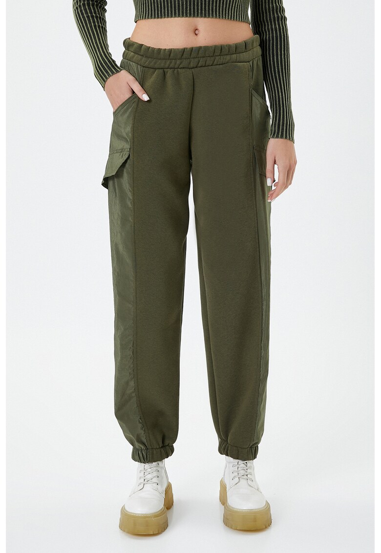 Pantaloni de trening cargo relaxed fit