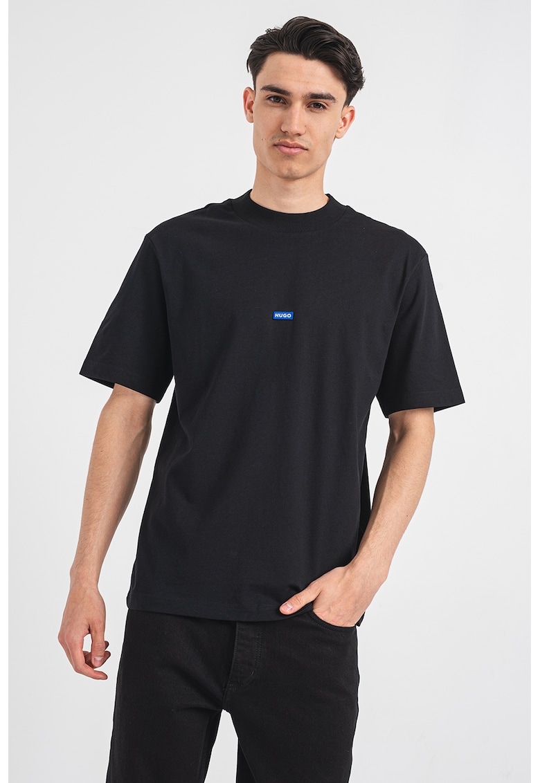 Tricou cu decolteu la baza gatului si logo Nieros