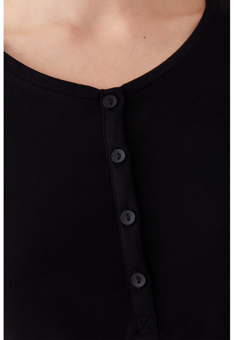 Bluza cu decolteu rotund si maneci 3/4