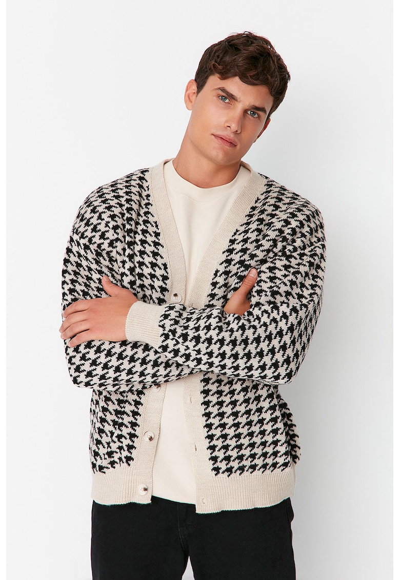 Cardigan cu decolteu in V si model houndstooth