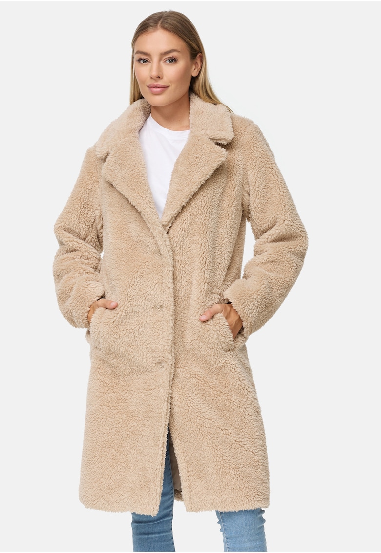 Пухено палто със скосени джобове