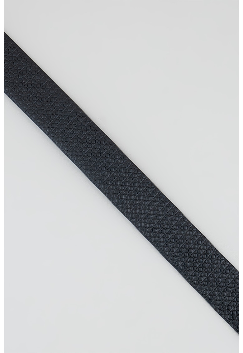 Curea de piele cu logo stantat