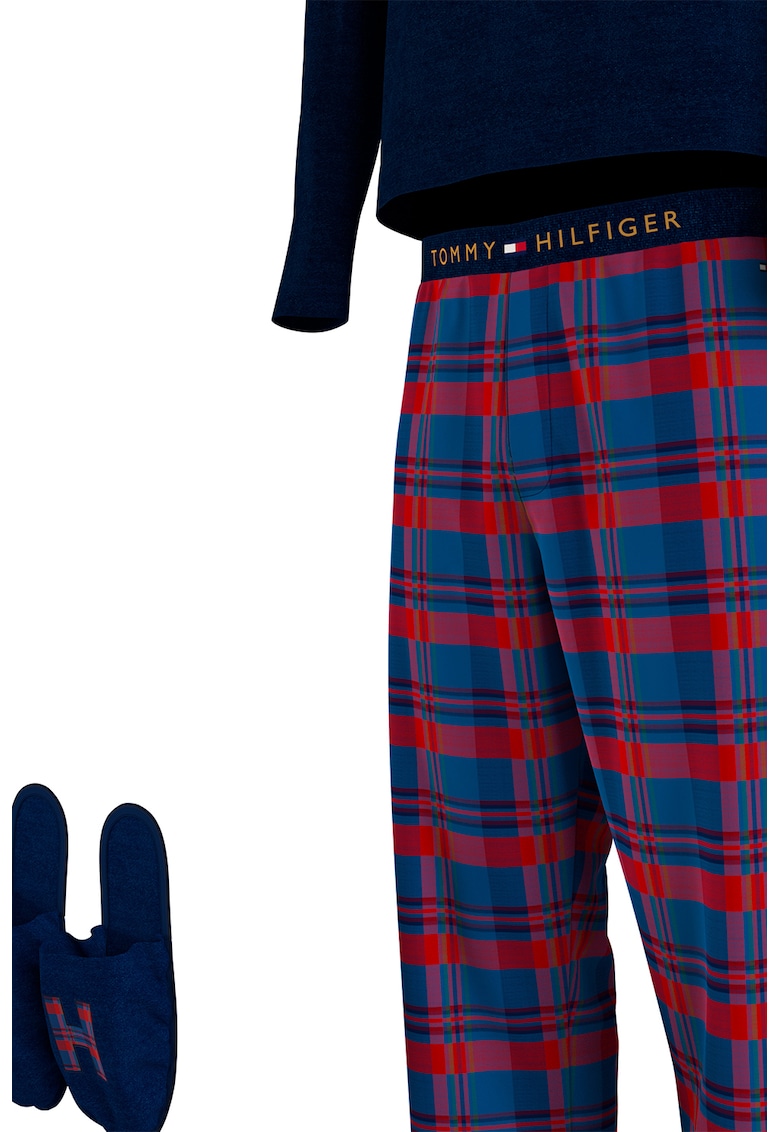 Set de pijama cu pantaloni lungi si papuci