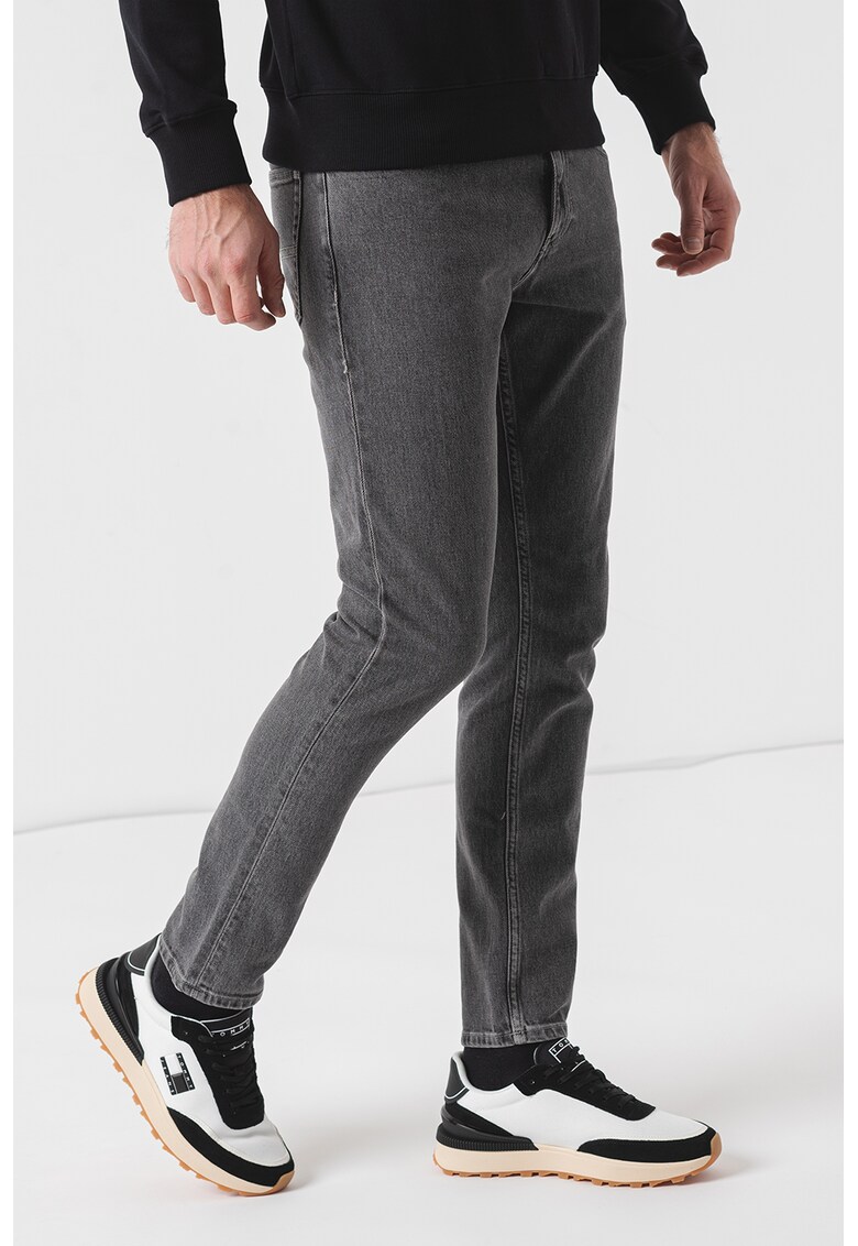 Blugi crop slim fit