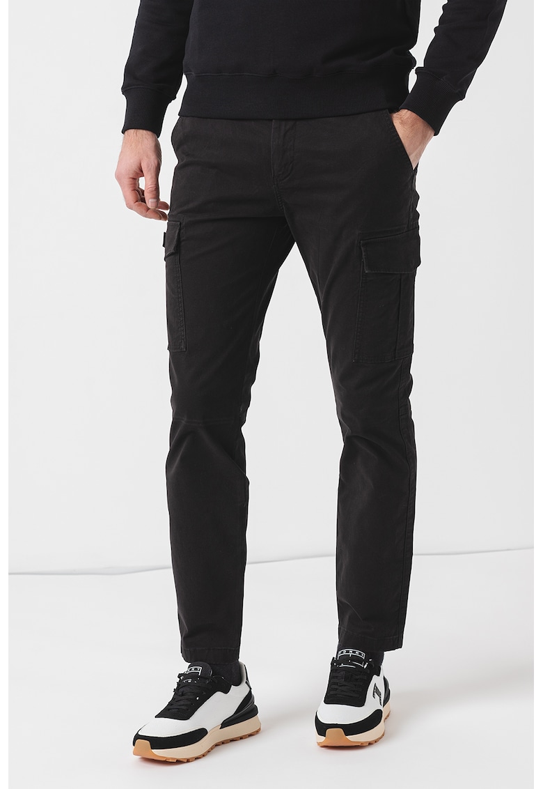 Pantaloni cargo cu buzunare oblice